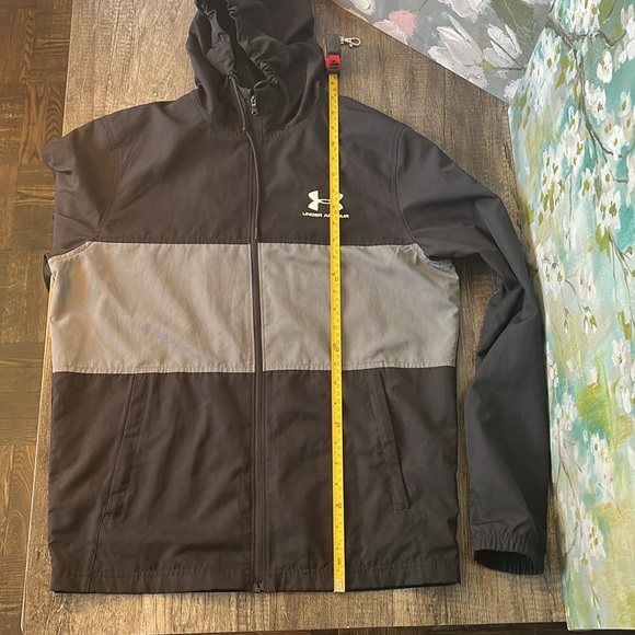 Under Armour windbreaker size men’s S - Picture 3 of 8